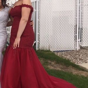Custom made gown fits size 8-12